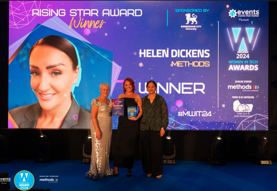 Helen-D-on-stage